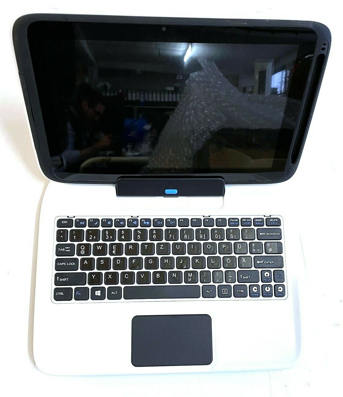 Panasonic Convertible Laptop 3E Quad Core 2GB 64GB SSD Touchscreen QWERTZ WIN10