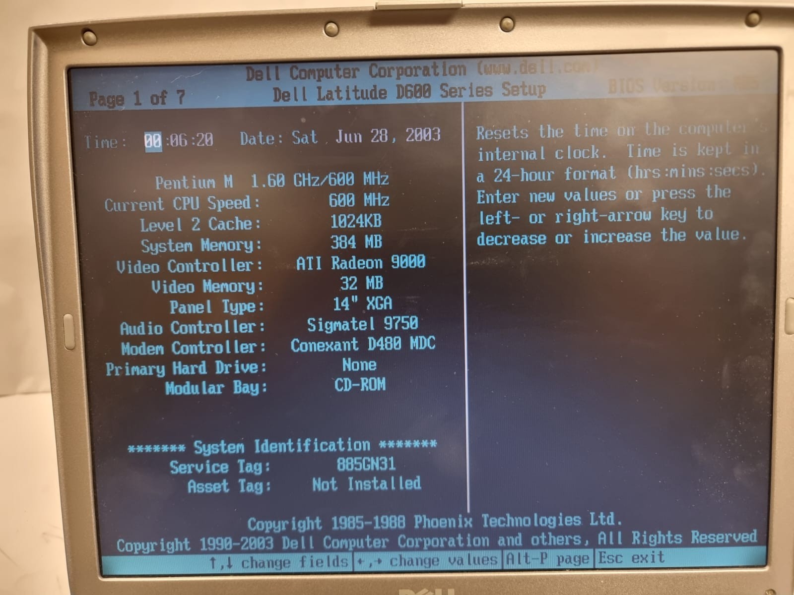 VINTAGE Dell Latitude D600 Laptop Pentium M 1.6ghz 512Mb RAM / No HDD/ No OS
