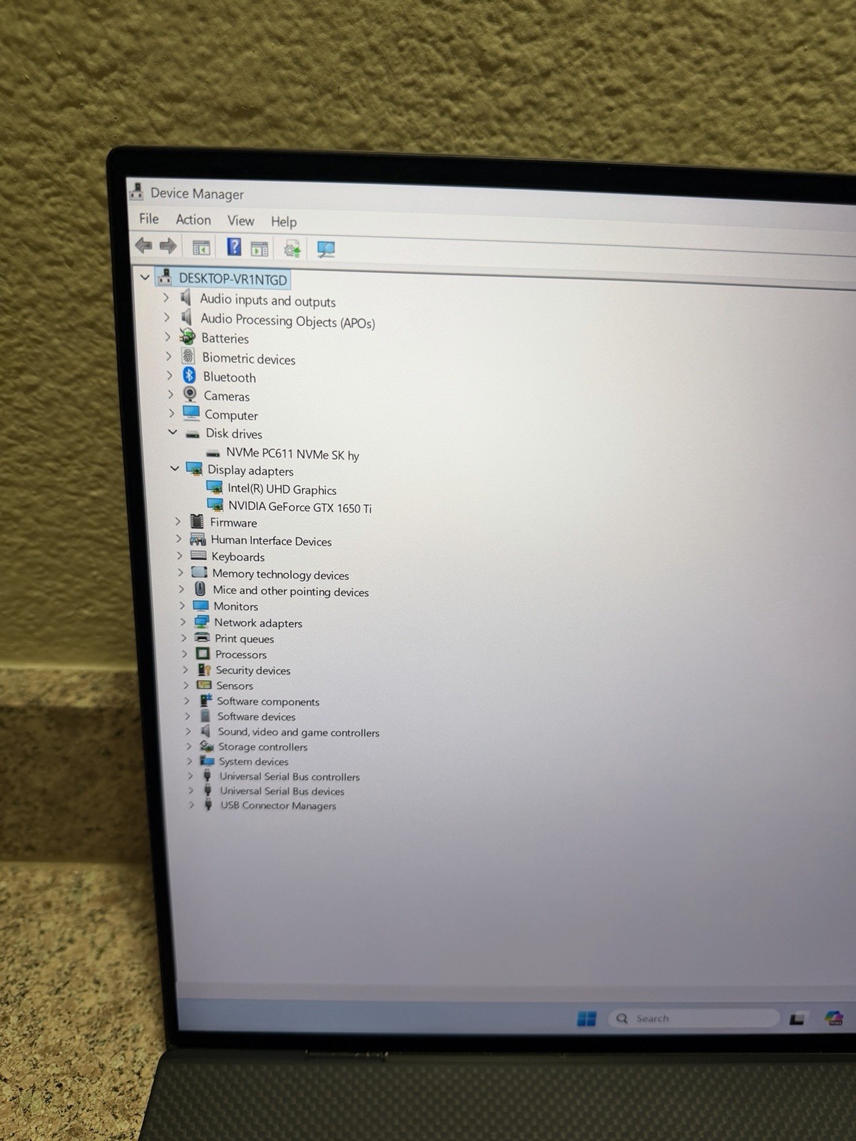 Dell XPS 17 9700 17″ 4K Touchscreen i7-10750H 2.6GHz 16GB RAM 1TB SSD 1650 Ti