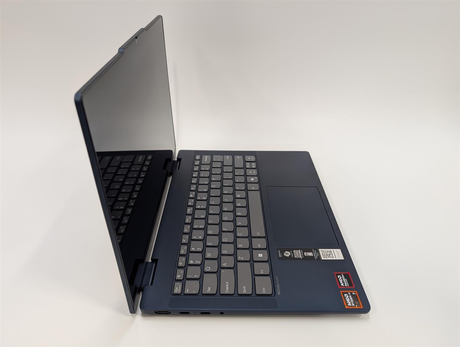Lenovo IdeaPad 5 2in1 14″ Ryzen AI 7 350 16GB 1TB SSD 860M Blue Used-Very Good