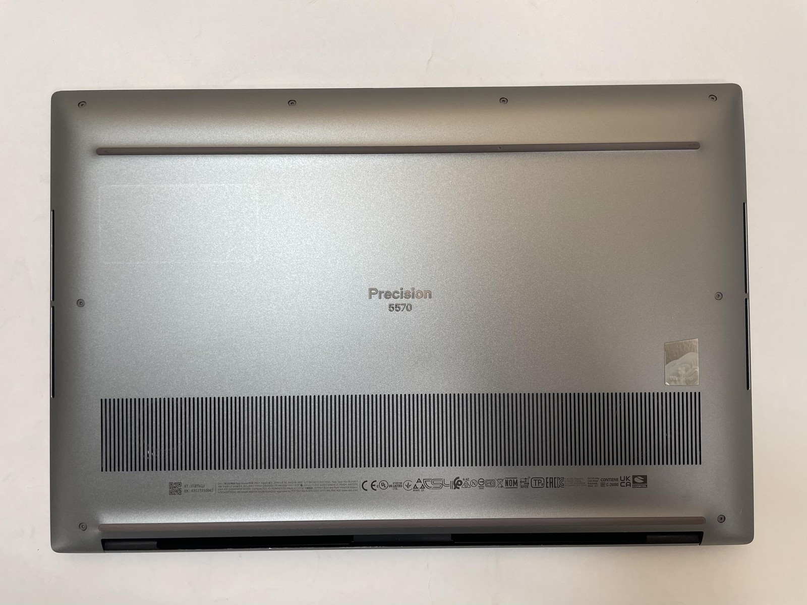DELL PRECISION 5570 15″ Touch Laptop Core i7 12700H 32GB 512GB NVMe WIN11P -READ
