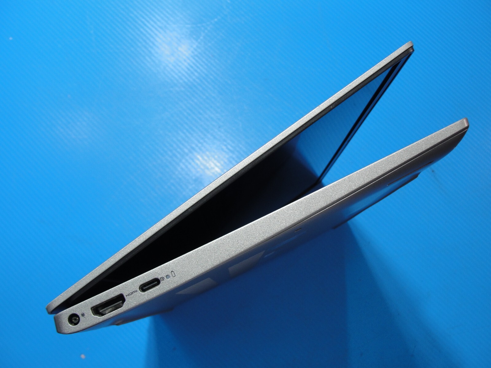 Dell Latitude 3320 13.3” FHD Intel Core i5-1135G7 2.4GHz 8GB 256GB SSD + Charger