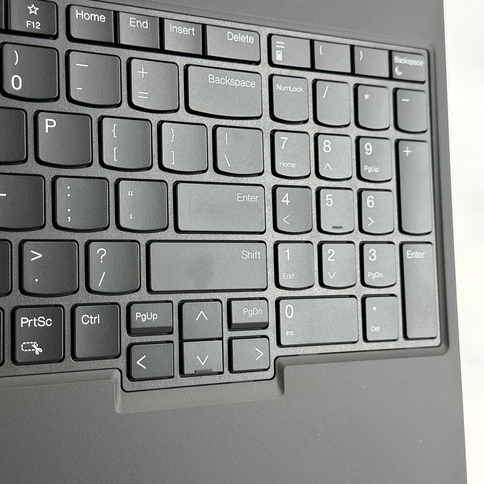Lenovo ThinkPad T16 Gen 2 FHD+ TOUCH 3.3 GHz Ryzen 7 PRO 7840U 16GB 512GB SSD