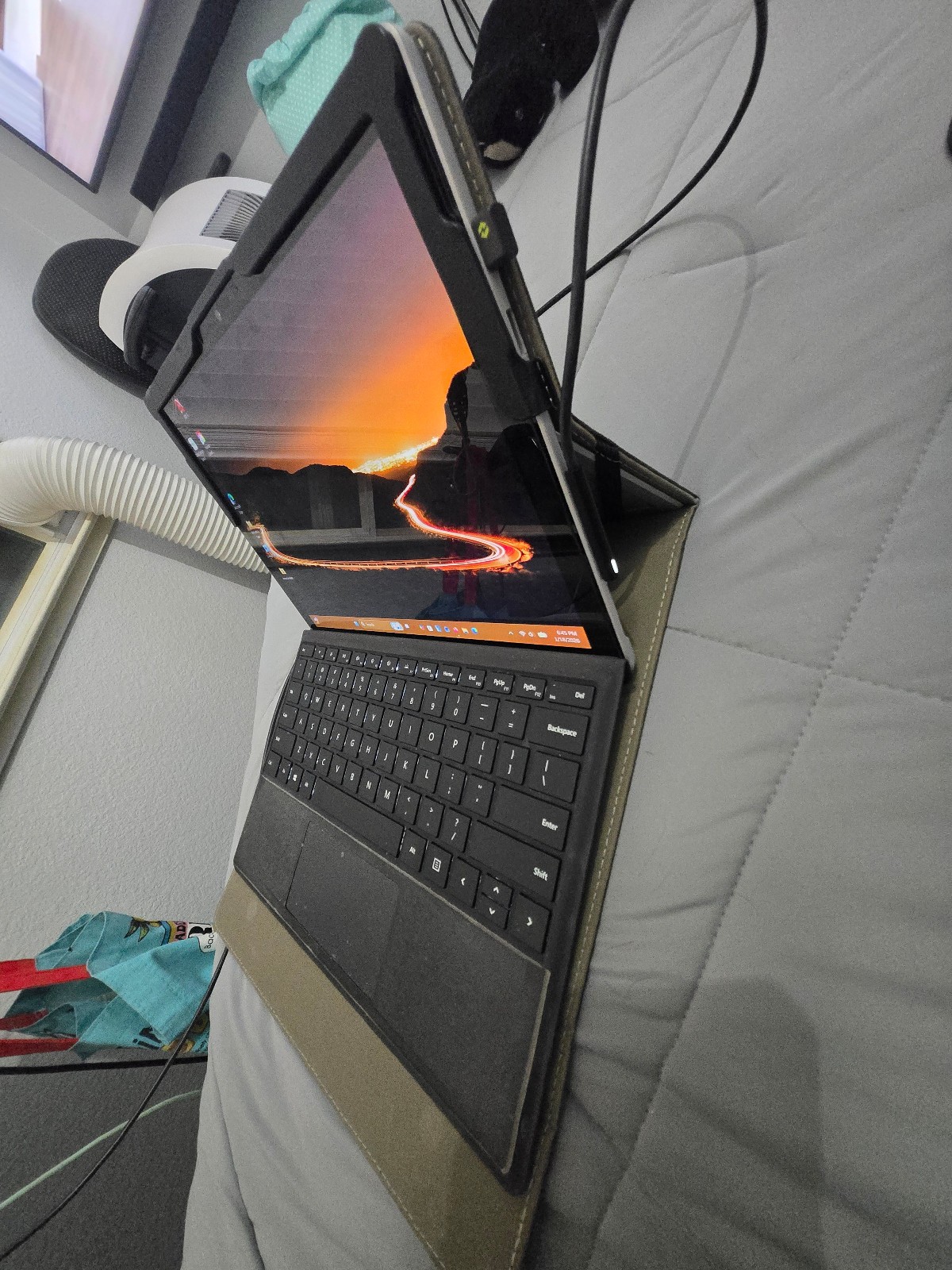 Microsoft Surface Pro 7 plus Core i5 8GB 128GB Features Type Cover and Pen