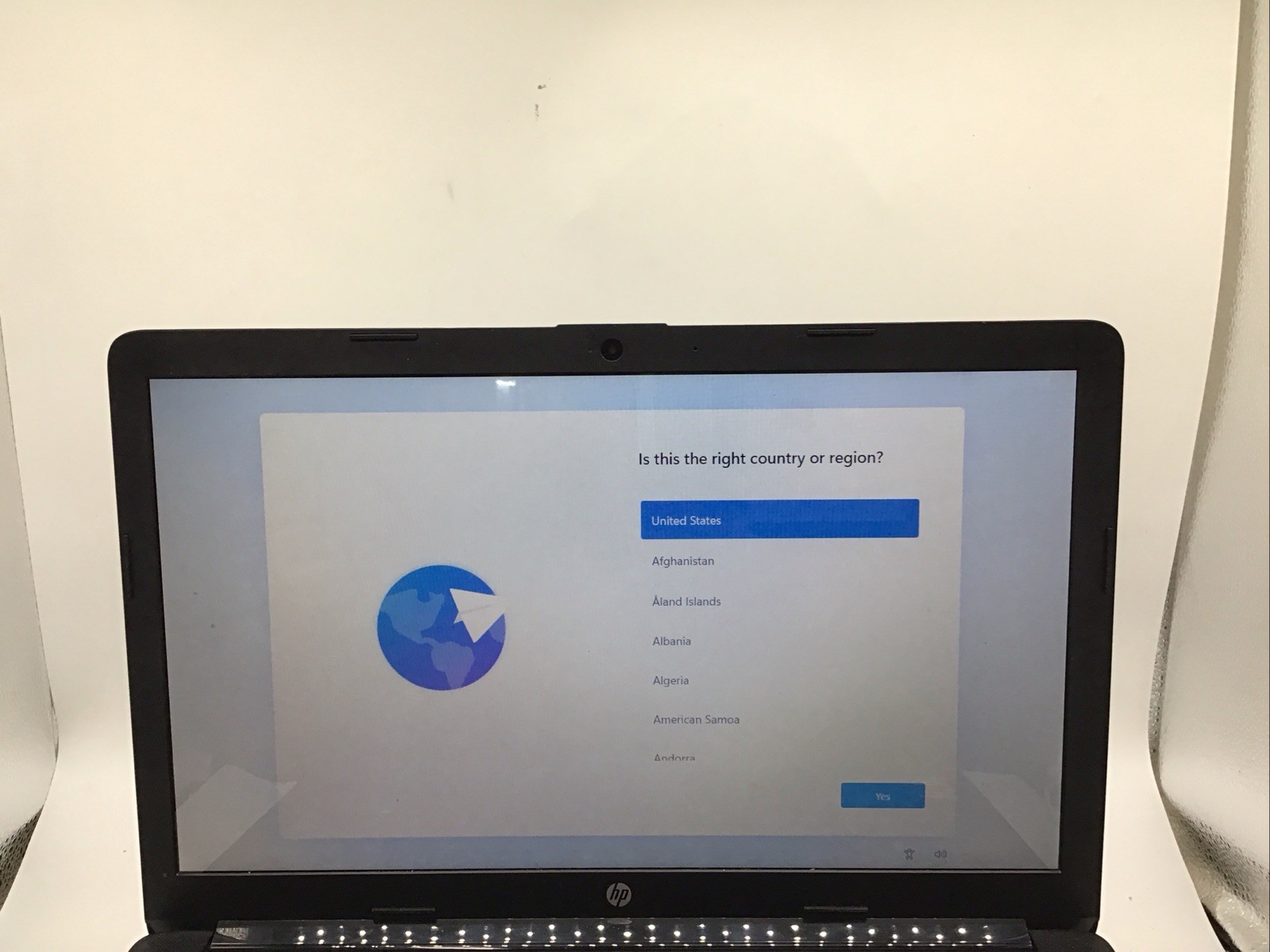HP db0066wm 15.6″ Laptop Ryzen 3 2200U 4GB RAM 1TB HDD Windows 11 Pro Used READ