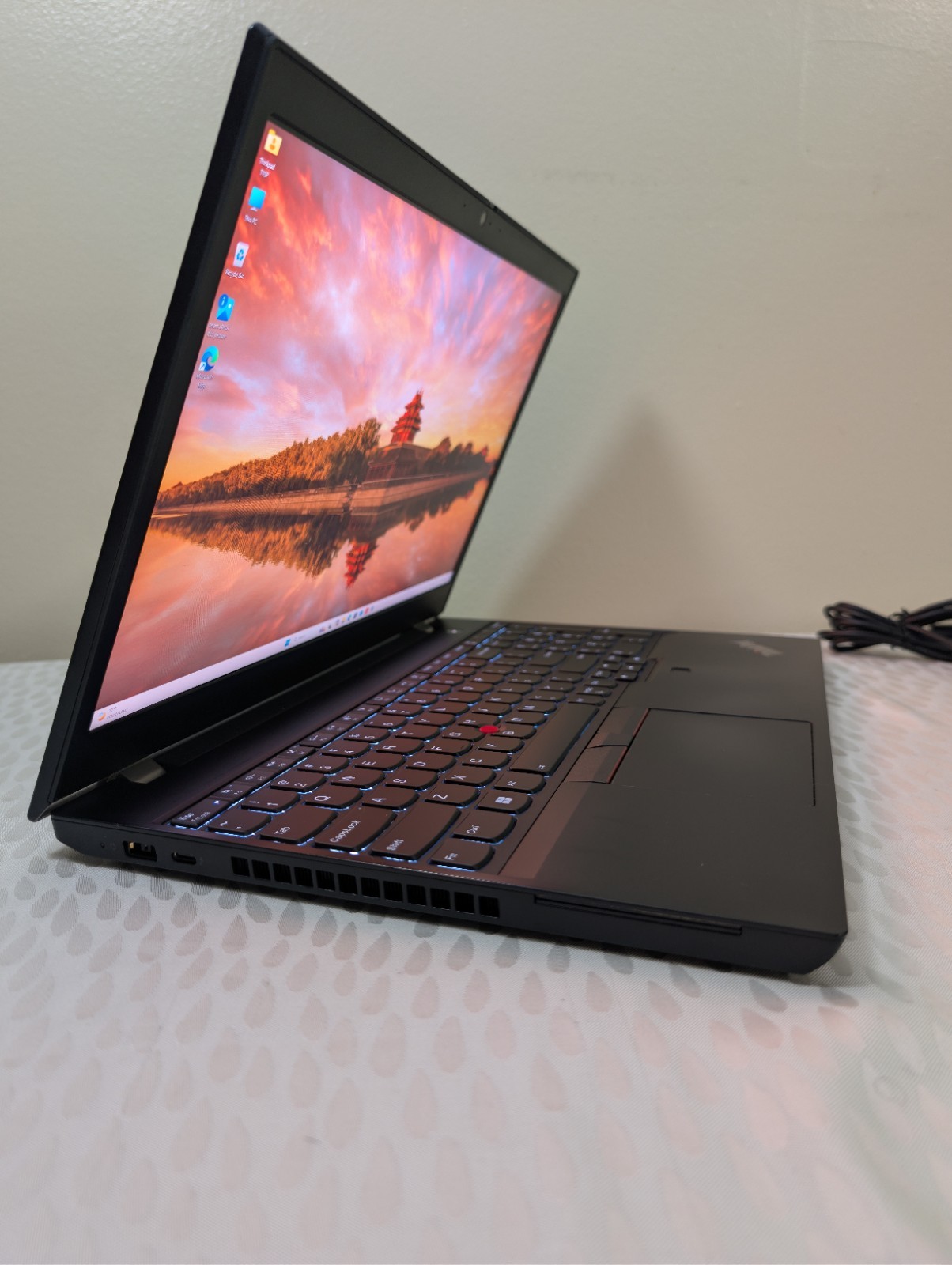 Lenovo ThinkPad T15p Gen 2 15.6″ 4K UHD i7-11800H 64GB RAM 1TB SSD GTX1650 Win11
