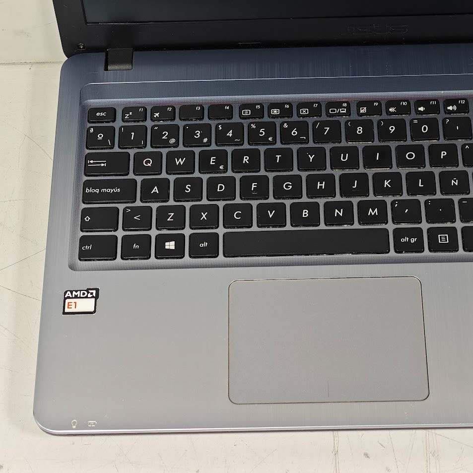 ASUS F540YA-XO543T Laptop – AMD E1-6010, Radeon R2, 4GB RAM