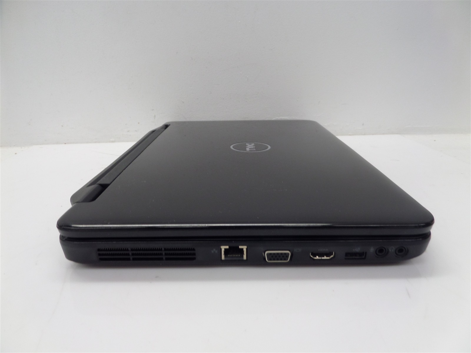 Dell Inspiron N5040 15.6″ Laptop w/ i3-M390 2.67GHz CPU 4GB RAM – No HDD/OS