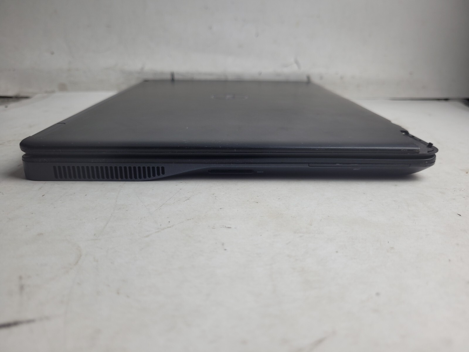 DELL LATITUDE E7450 w/i5-5300U, 8GB RAM, 14″ Laptop for Parts #2404