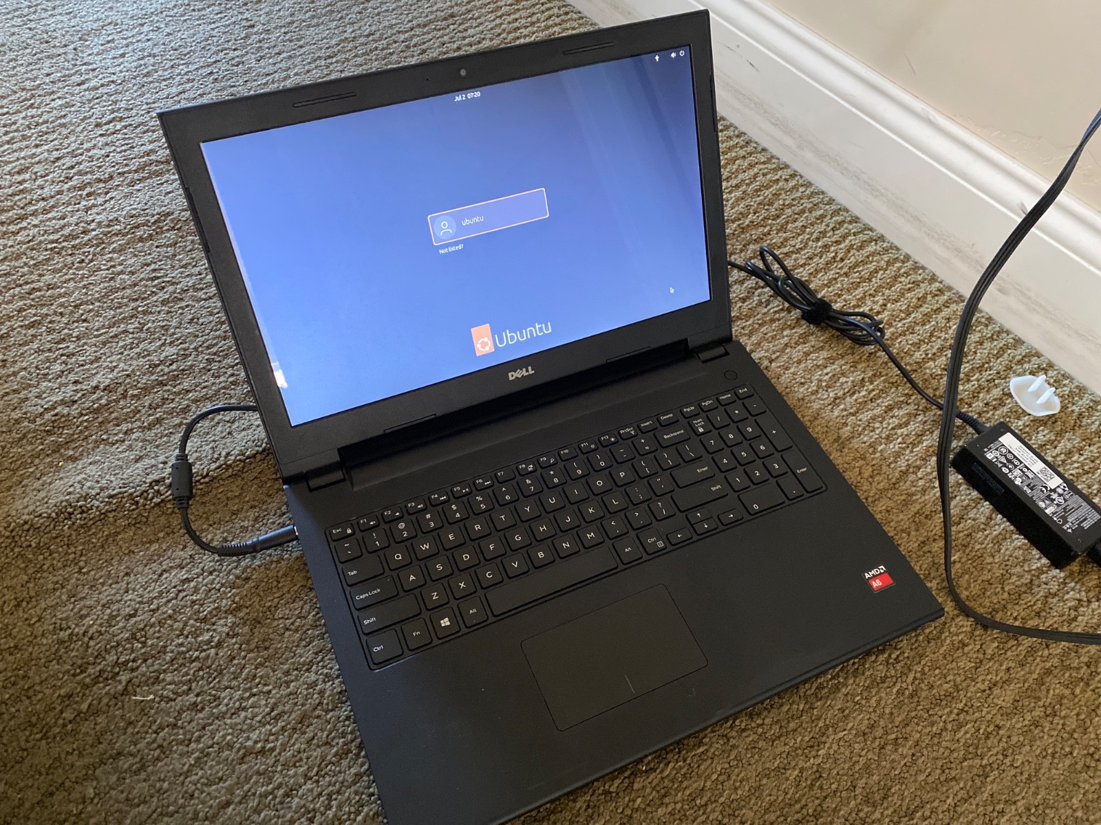 Dell Inspiron 15″ (500GB HDD, AMD A6, 4GB RAM) Ubuntu preinstalled
