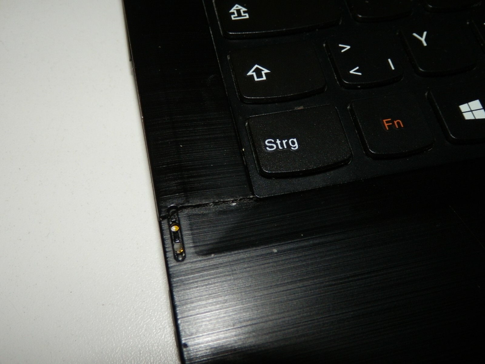 Lenovo Flex 2-15D, AMD A6-6310 1.80GHz, Radeon R4, 15.6″ inch HD, for parts faulty