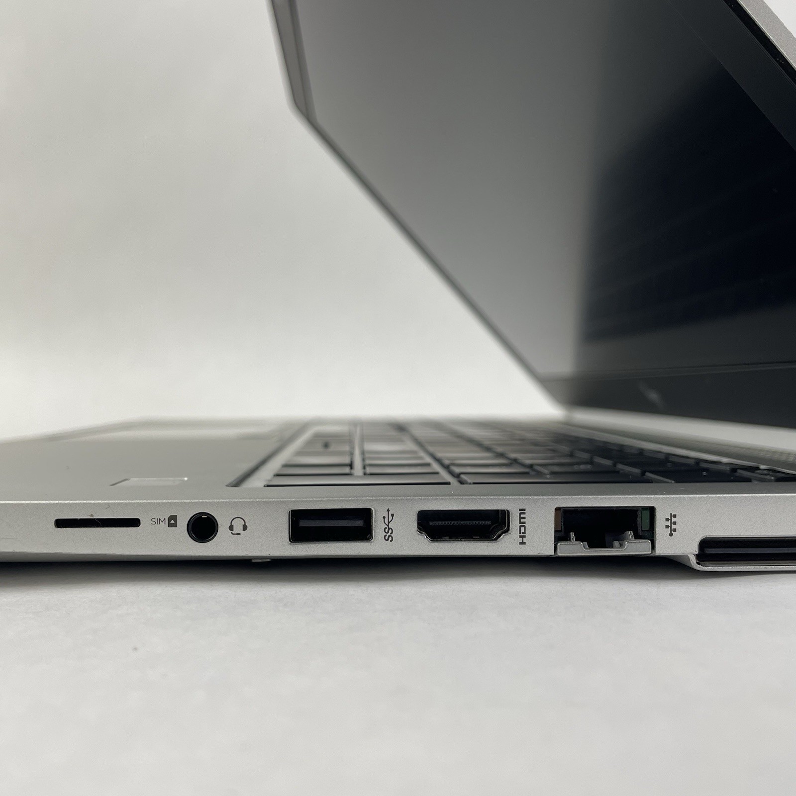 HP EliteBook 850 G6 15.6″ i5-8365U 1.60 GHz 8 GB RAM No SSD/OS/AC – Bad Corner
