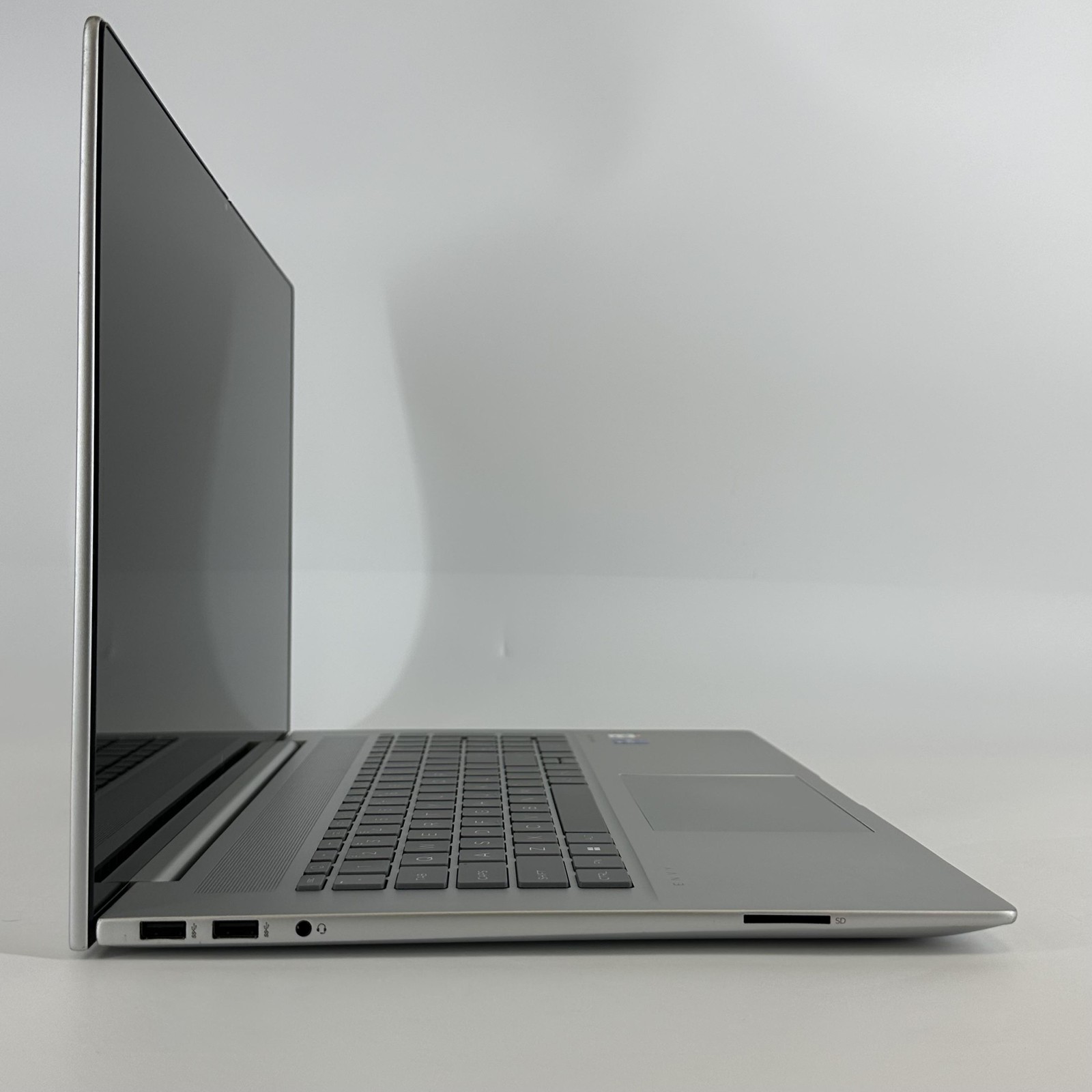 HP Envy 17 Silver FHD TOUCH 2.4 GHz i7-13700H 16GB 1TB SSD Very Good FRAME SPLIT