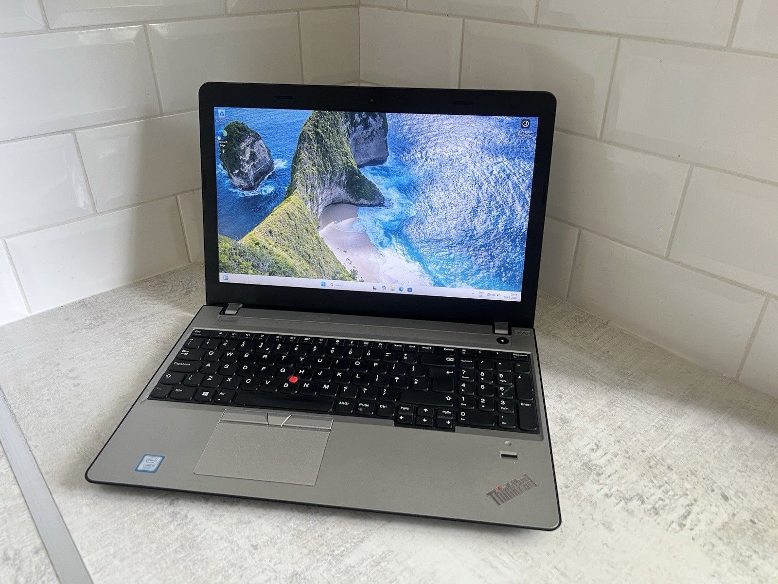 🔥 Lenovo ThinkPad E570 Intel Core i5-7200U 8GB/256GB SSD FHD Win 11 Office 21