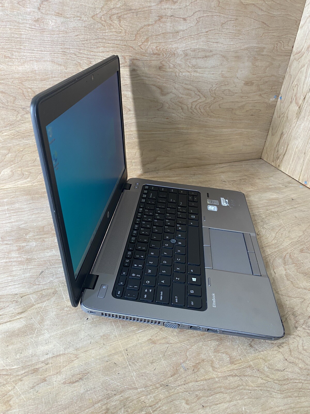 HP EliteBook 840 G1 14″ Intel Core i5-4300U@2.5GHz/ 8GB RAM/ 180GB SSD/ W10 Home