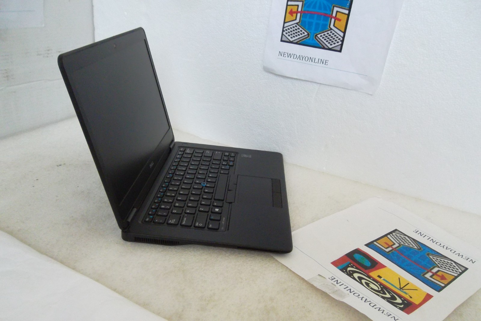 Dell Latitude E7450 Intel i5-5300U 2.30GHz 8GB Wi-Fi 320GB Webcam Bluetooth