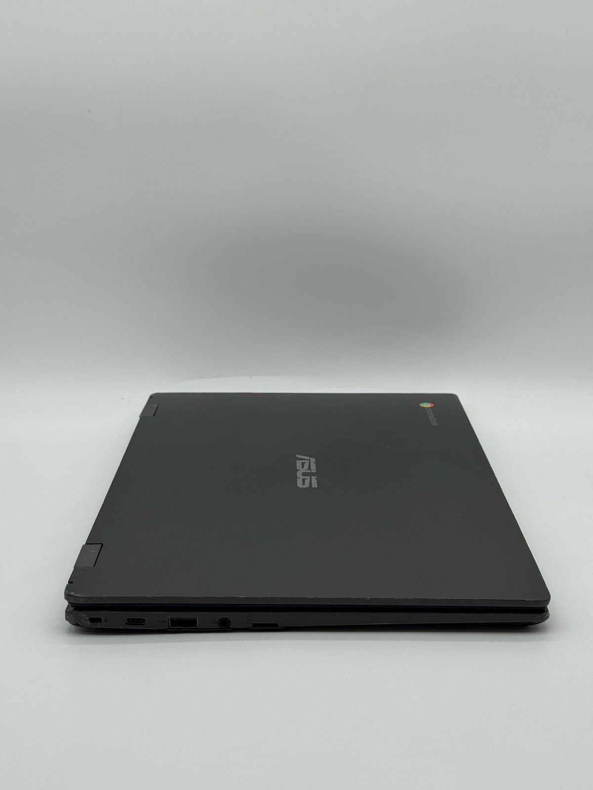 (BROKEN) ASUS Chromebook 14in FHD Laptop MediaTek Kompanio 520 4GB RAM 64GB