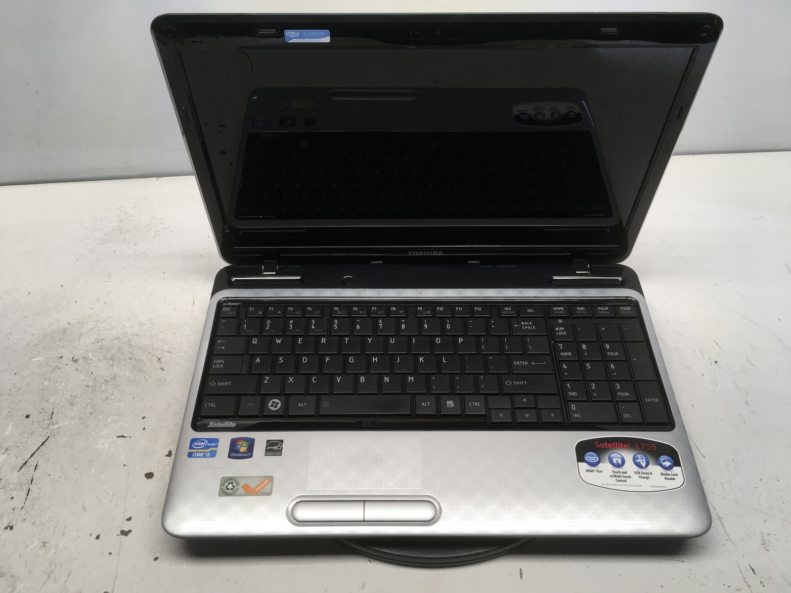 Toshiba Satellite L755-S5167 Intel i5-2450M 2.5GHz 4 GB NO HDD No Batt