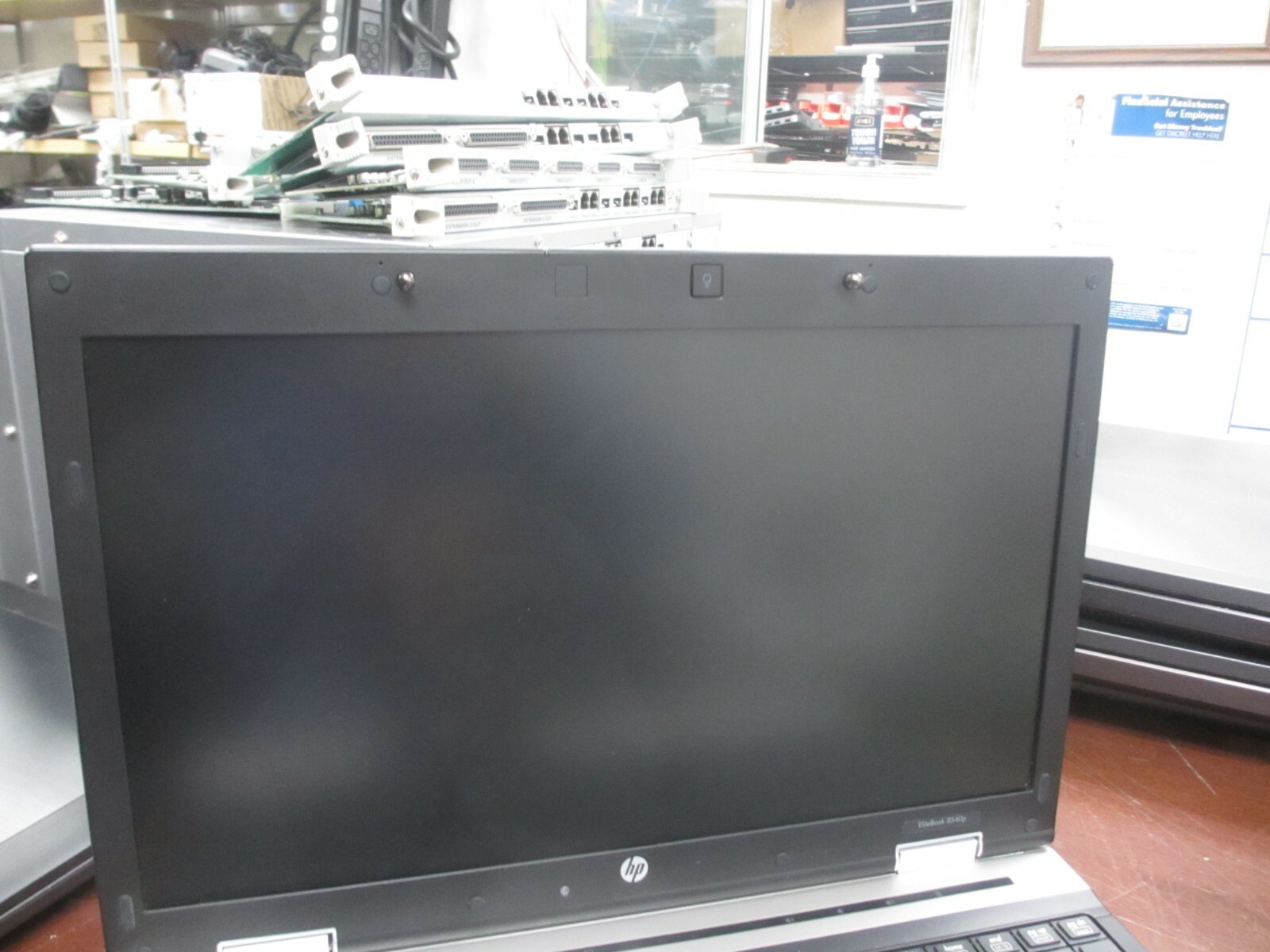HP ELITEBOOK 8540P i5 M560 2.67GHz 4GB 320GB DVD-RW Laptop w/ AC [NO WEBCAM/OS]