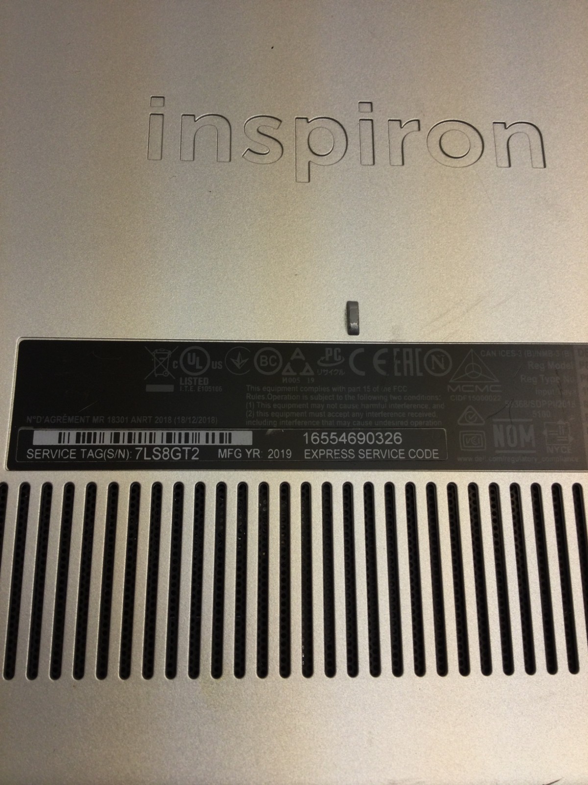 dell inspiron 5584 core i7-8565u @1.80ghz 15.6” 8GB RAM 256GB SSD WIN 11 PRO