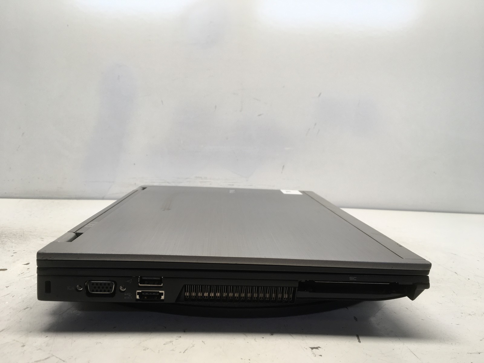 Dell Latitude E6410 Intel i5-M450 2.4GHz 4 GB NO HDD No Batt