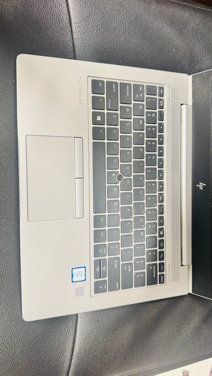 HP EliteBook 830 G6 ” Core i7-8665U 8GB RAM 256GB SSD win11pro