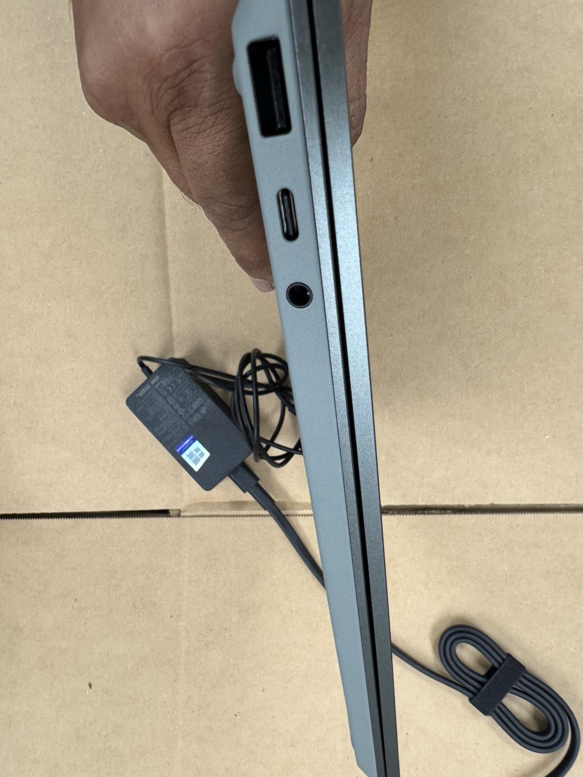 Microsoft Surface Laptop Go2 12.4″ Touch Intel Core i5 8GB 128GB SSD 8QC-00026