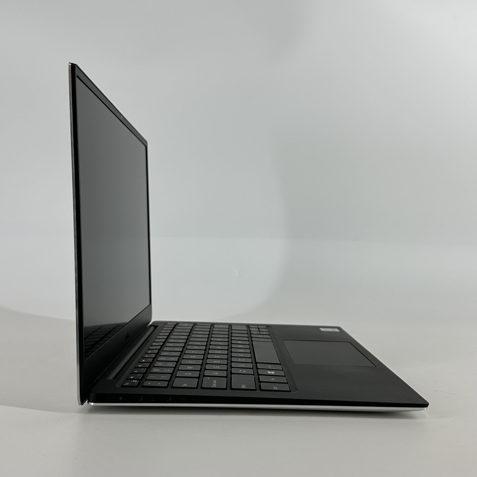 Dell XPS 13 7390 FHD i7-10510U 1.80GHz 8GB RAM 500GB SSD Excellent