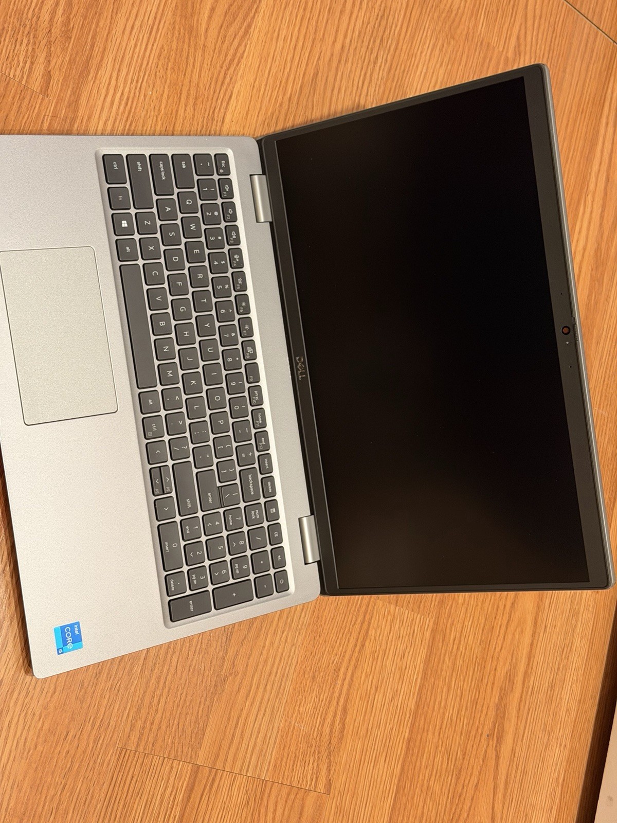 Dell Latitude 5520 15.6″ i5-1135G7 2.40GHz 8GB SSD Webcam Silver