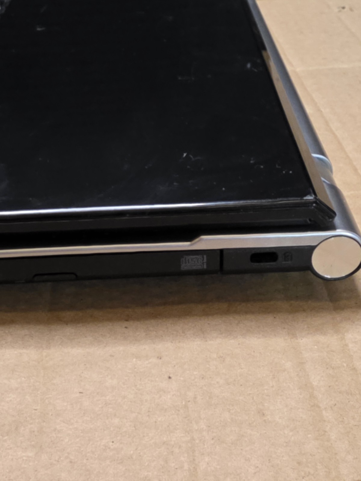Aspire V3-551-8887 Laptop, Windows 10 AMD A8-4500M 4GB RAM 465GB HD NO BATTERY