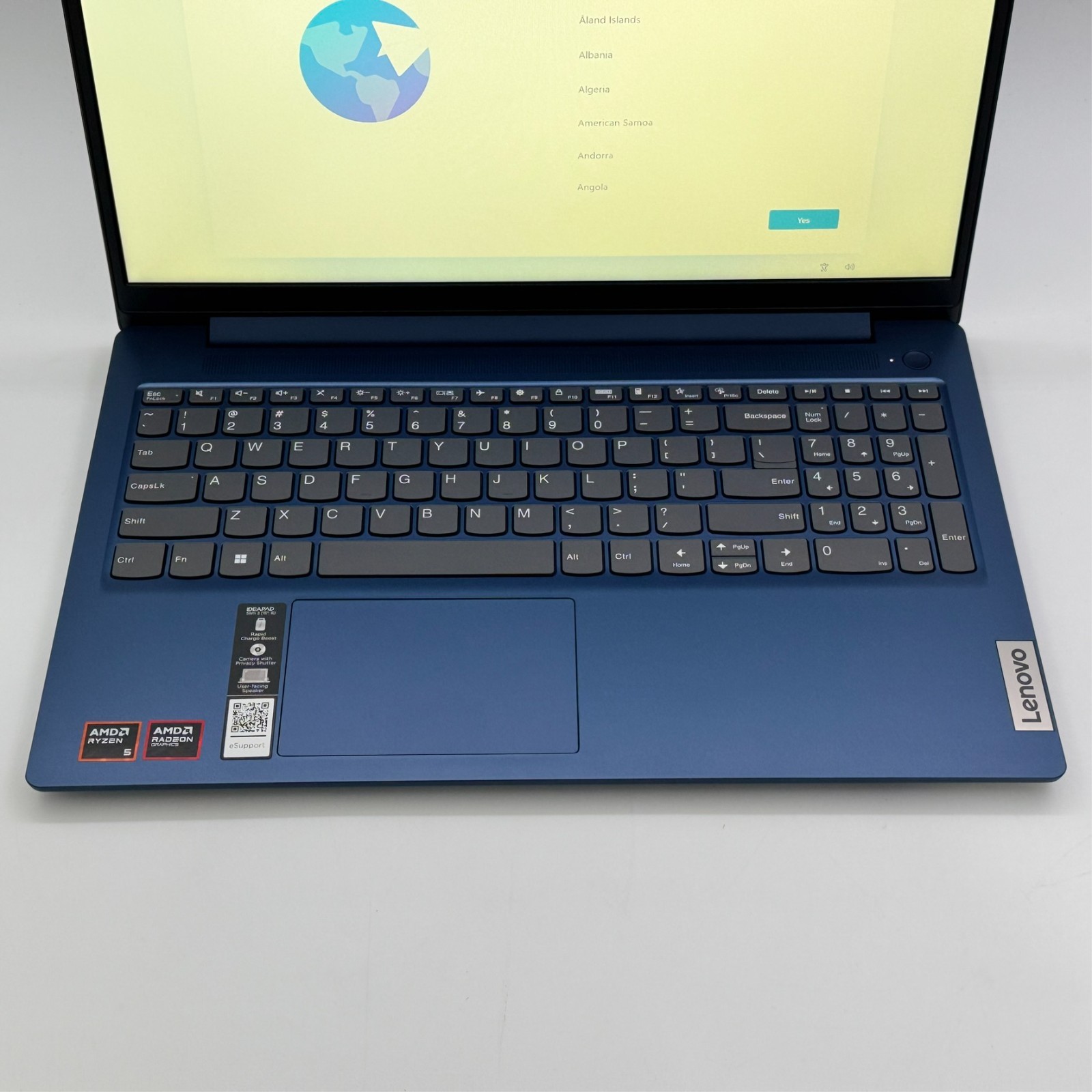 Lenovo IdeaPad Slim 3 15.6″ Laptop AMD Ryzen 5 40 8GB 256GB SSD FHD Blue