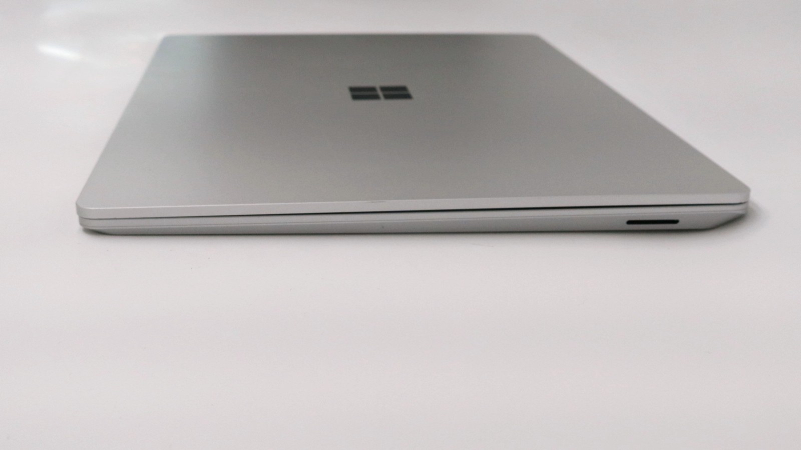 Microsoft Surface Laptop 3 15″ i7-1065g7 16GB 256GB – Fair READ DESC