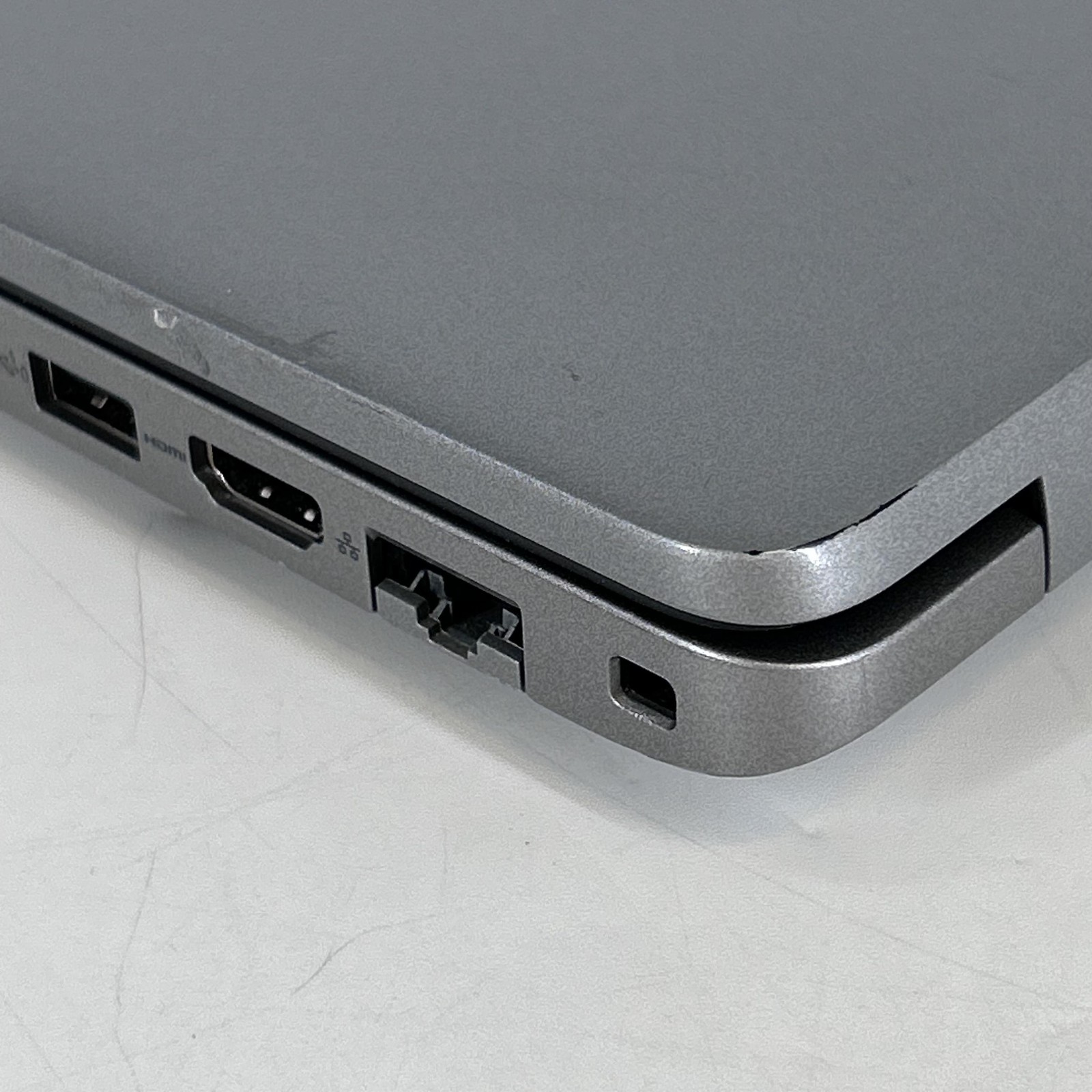 Dell Latitude 5540 15.6 FHD 1.9GHz i7-1370P 16GB 512GB SSD Very Good WHITE SPOTS