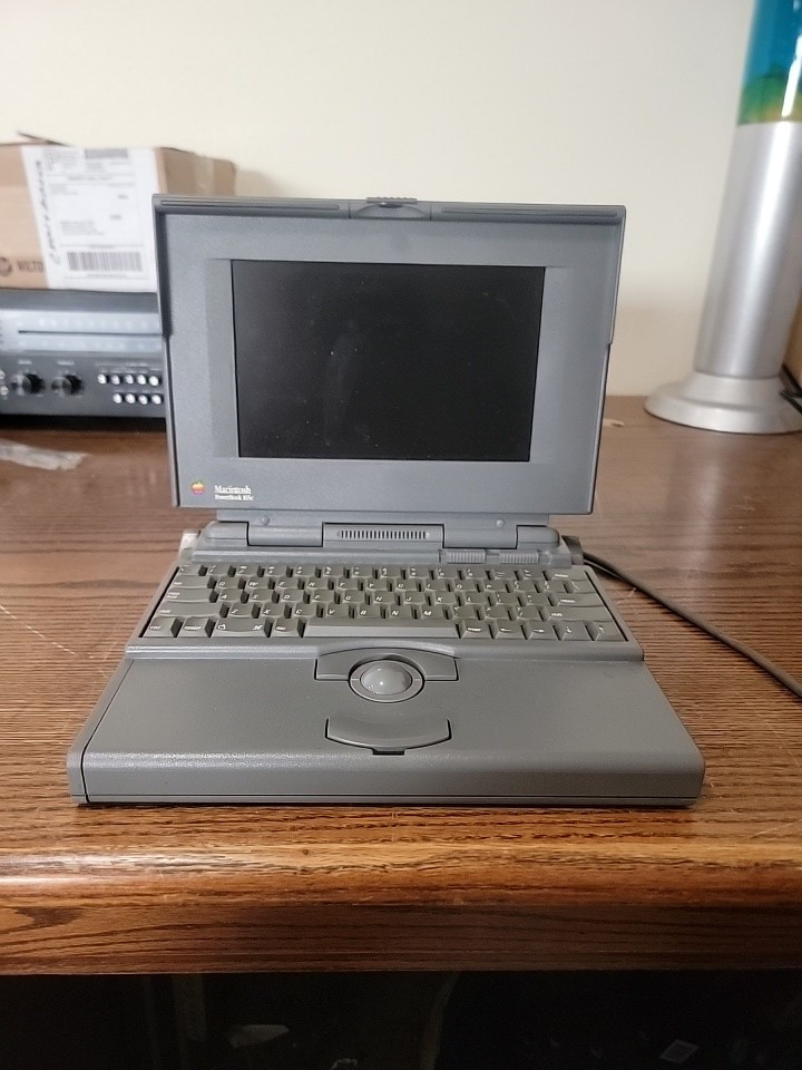VINTAGE APPLE MACINTOSH POWERBOOK 165 LAPTOP COMPUTER For Parts