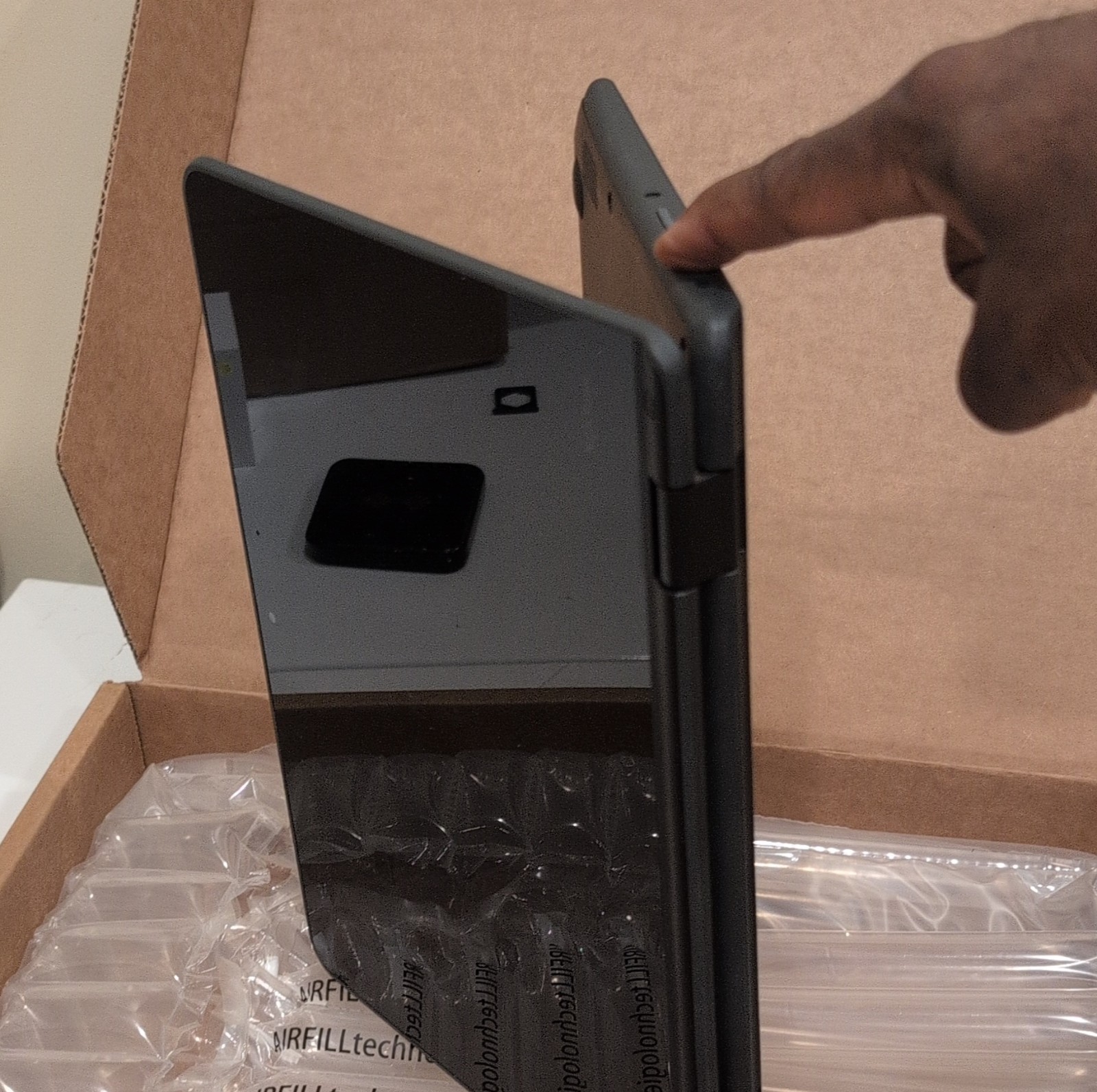Lenovo N23 Yoga Chromebook ZA260016US 2-in-1 4GB 32GB 11.6″ Black Wi-Fi