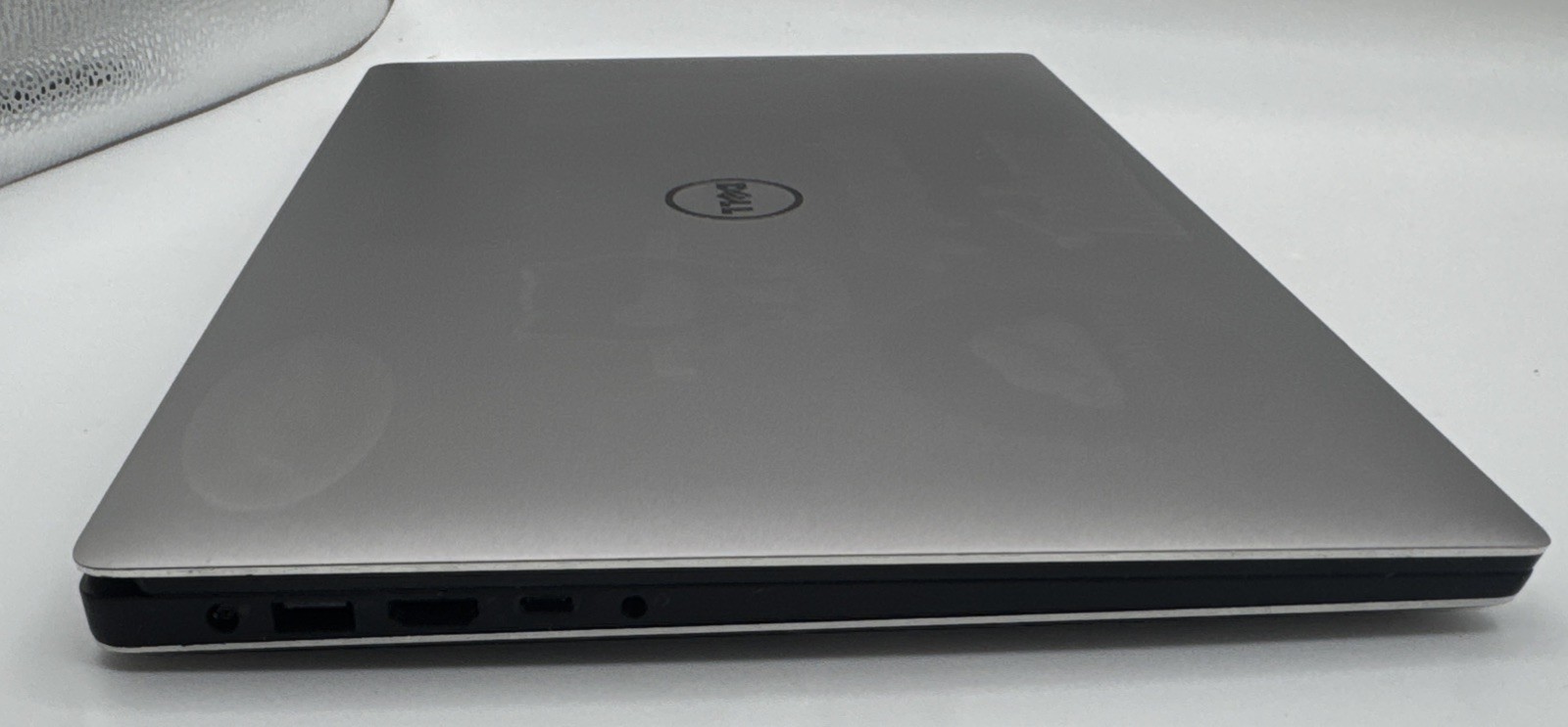 DELL PRECISION 5520 | XEON E3-1505M V6 | 1TB RAM 32GB Win 11 Pro – FAIR BATTERY