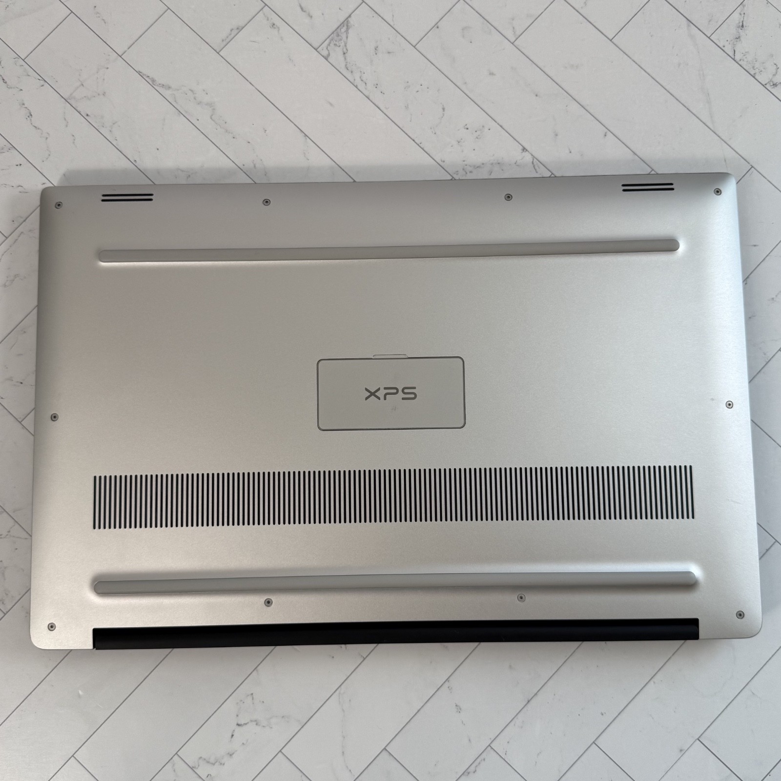 DELL XPS 15 Core i7 9th Gen 15.6″ Broken Bad Display #H875