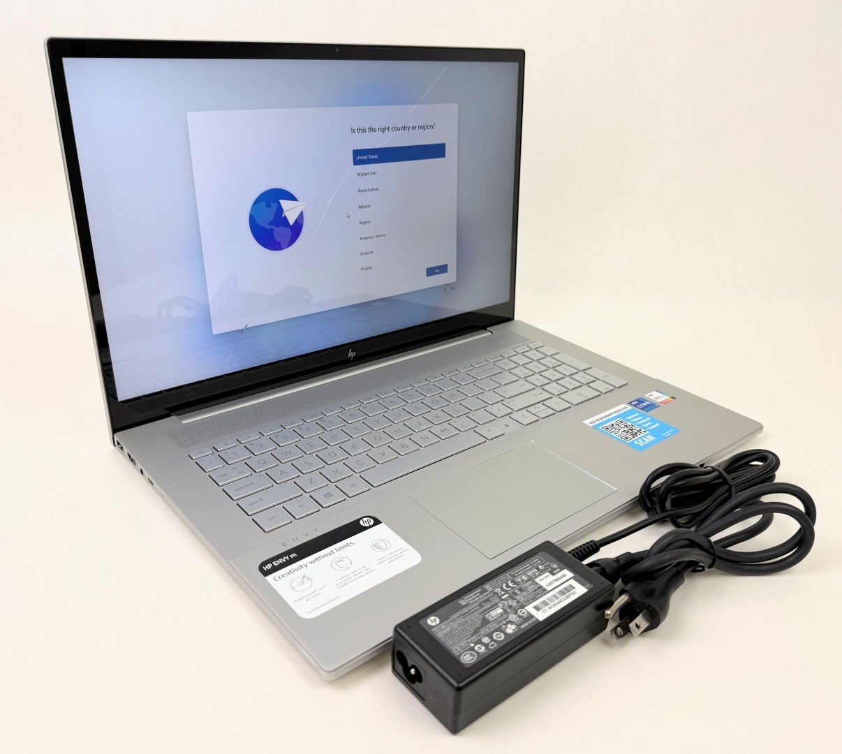 HP Envy 17m-cg1013dx 17.3″ FHD i7-1176G7 12GB 512GB SSD W11H – Read Issue