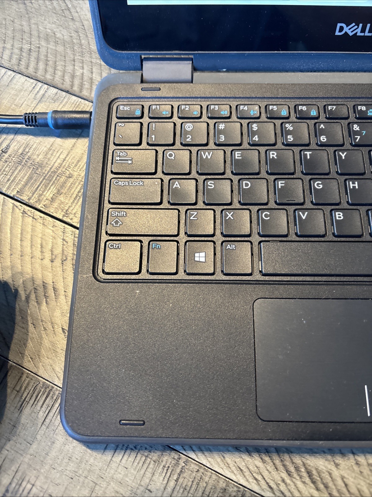 Dell Latitude 3190 2-in-1 Touch Intel N5030 1.1GHz 4 GB 64 GB SsD Win 11 P. Edu.