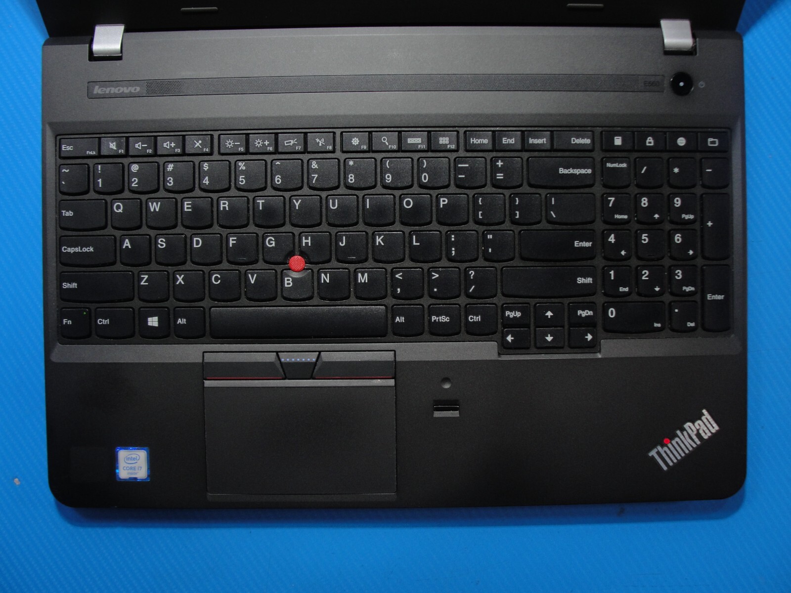Lenovo ThinkPad E560 14” FHD Intel Core i7-6500U 2.5GHz 8GB 250GB SSD +Cgarger