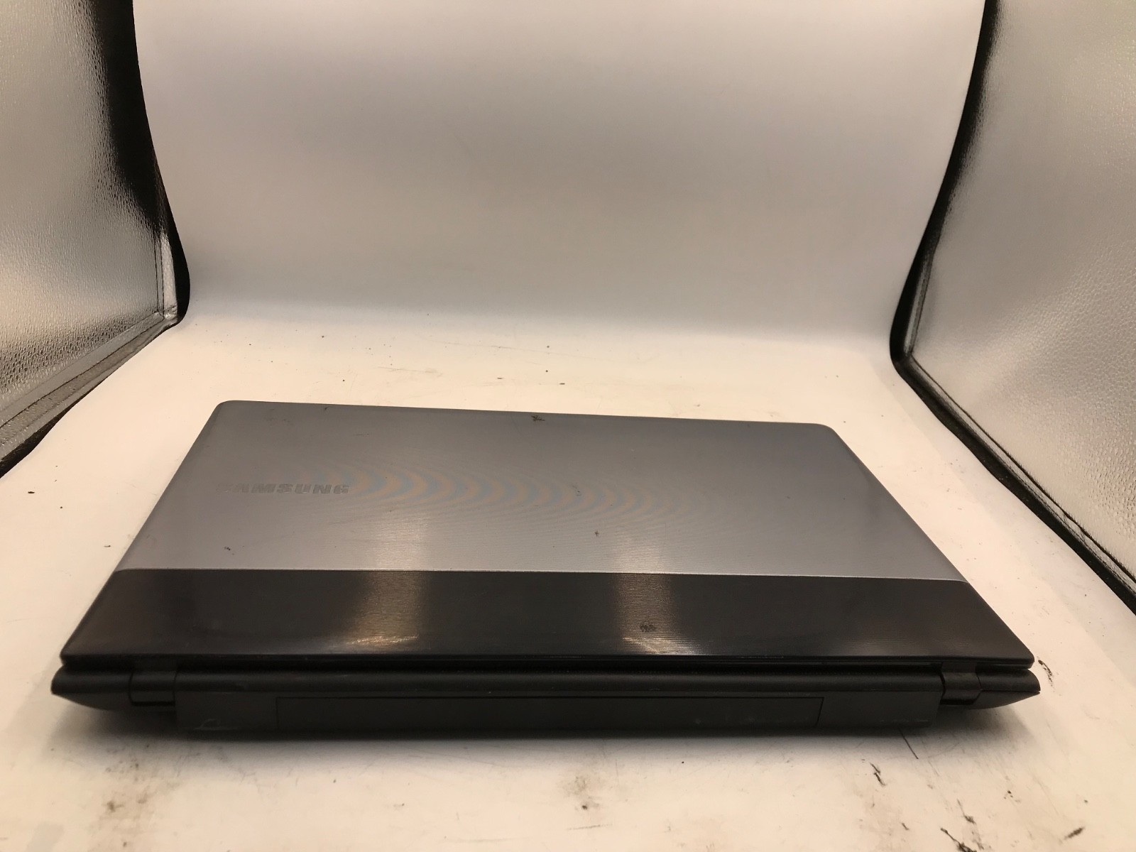 Samsung 300E Intel Core i3-2330M 15″ Laptop- DOES NOT POWER/PARTS ONLY -MZ