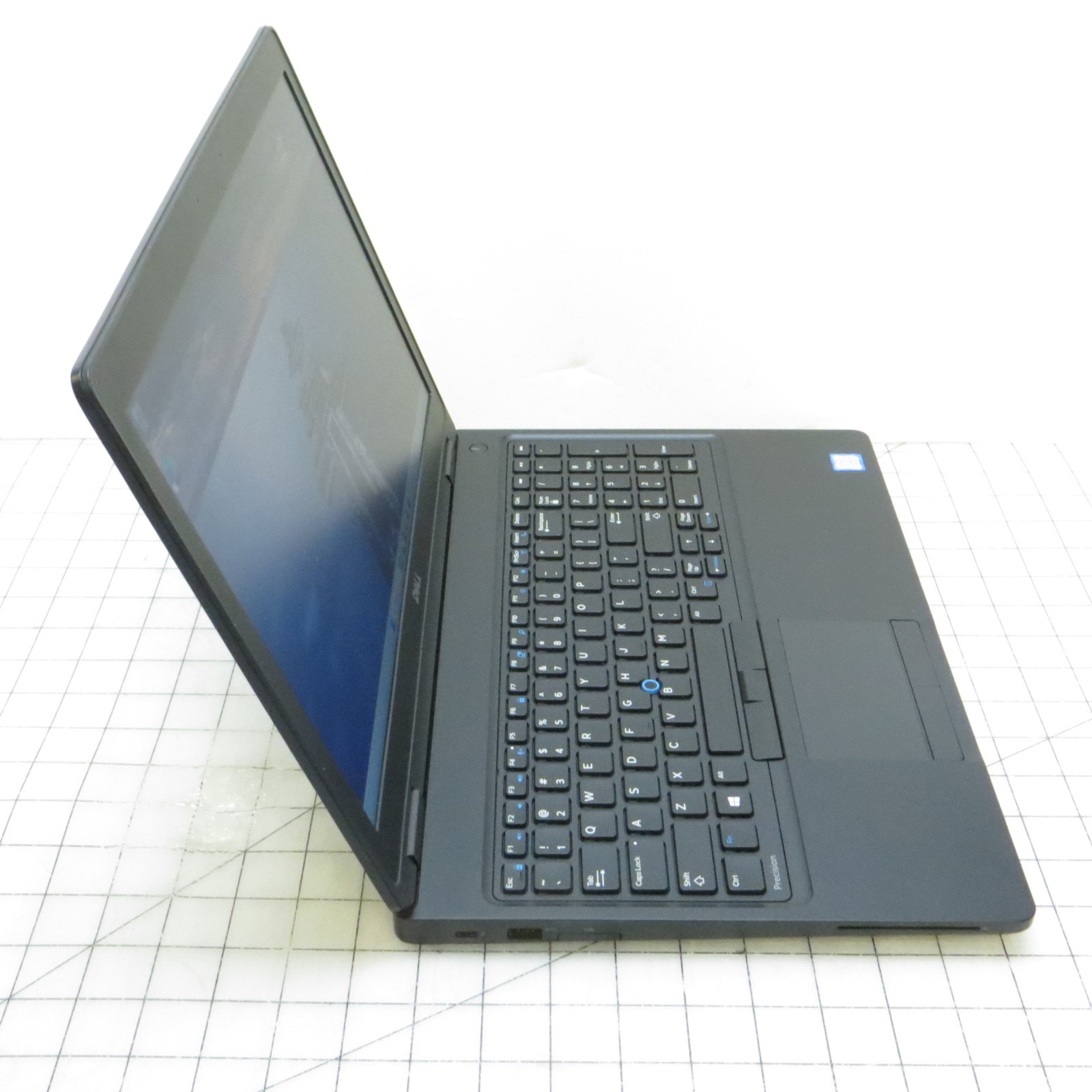 Dell Precision 3520 Intel i7 8GB RAM 256GB SSD Windows 11 Pro 15.6″ Laptop PC
