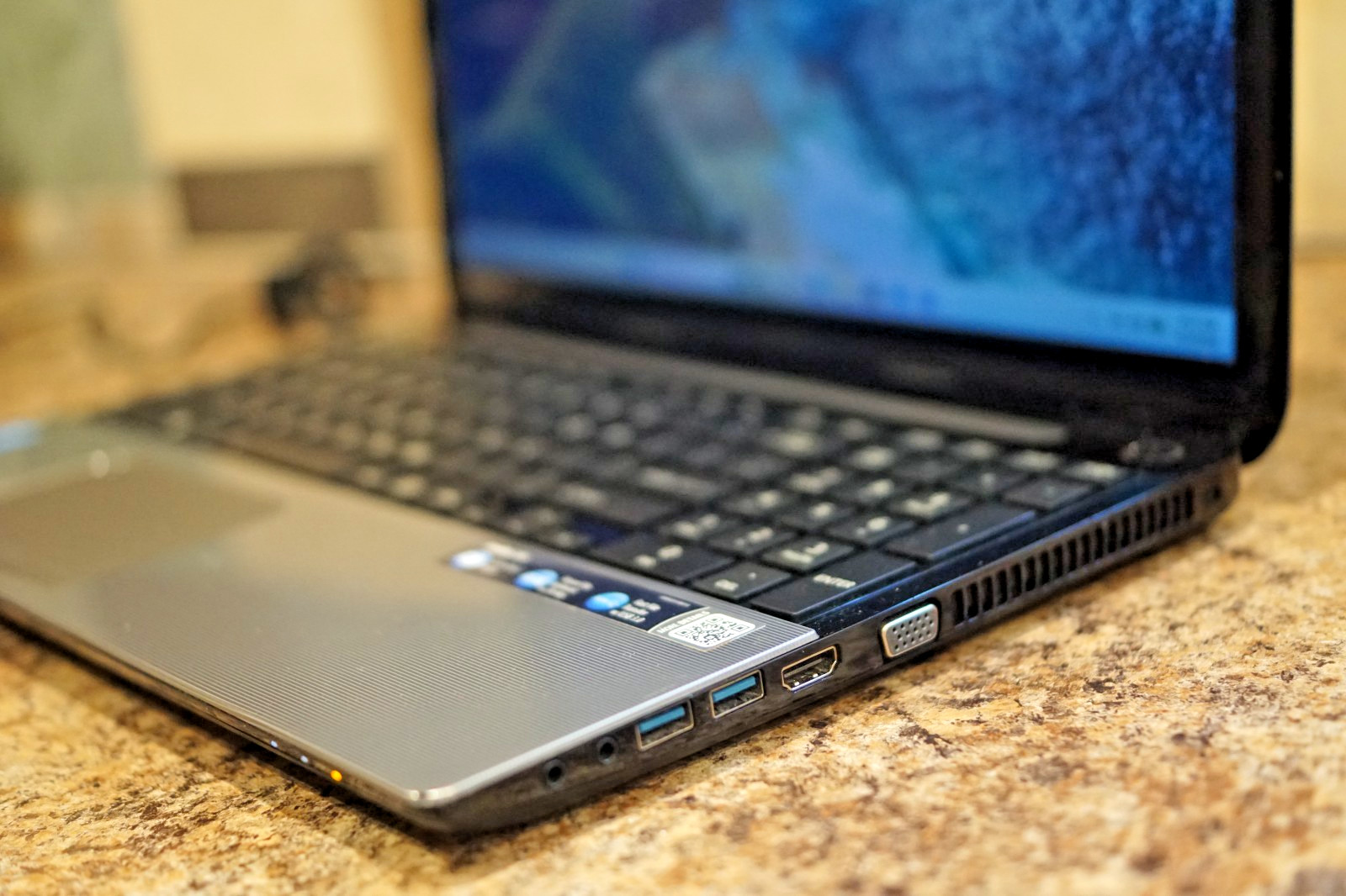 Active Latest 25H2 WIN11 PRO Toshiba L55-A5299 Gen4 i7@2.40GHz,8GB RAM,1TB HDD