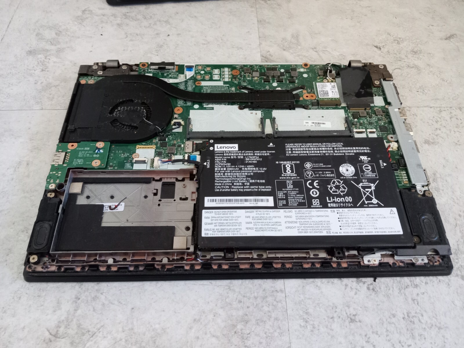 Lenovo ThinkPad L480 14″ Laptop Intel Core i5-8250U – POWER DEAD -RR