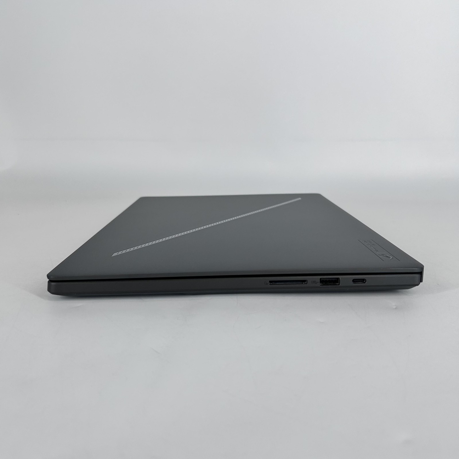 Asus ROG Zephyrus G16 GU605 16 QHD+ 2.9 GHz Ultra 9 285H 32GB 2TB SSD RTX 5080