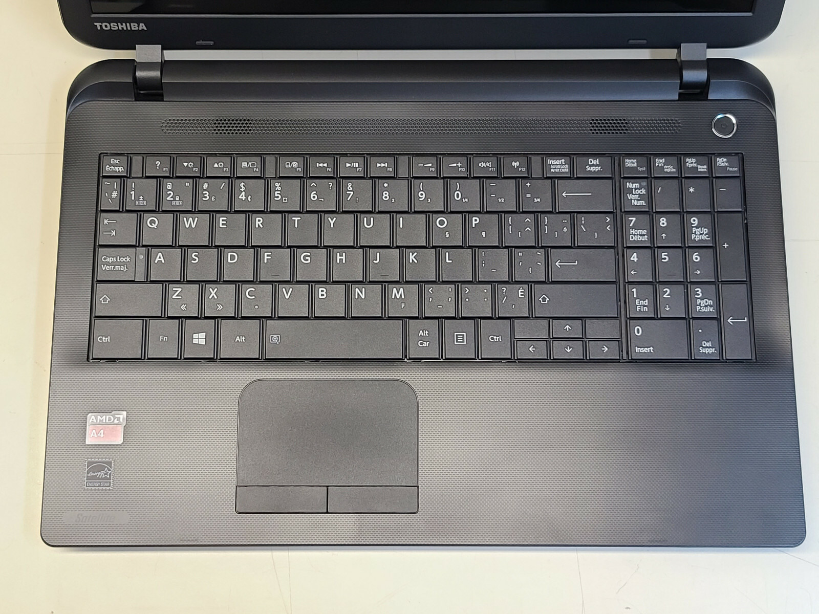 Toshiba Satellite C50D 15.6″ AMD A4-6210 + 4GB + 500GB Windows 8.1 TESTED