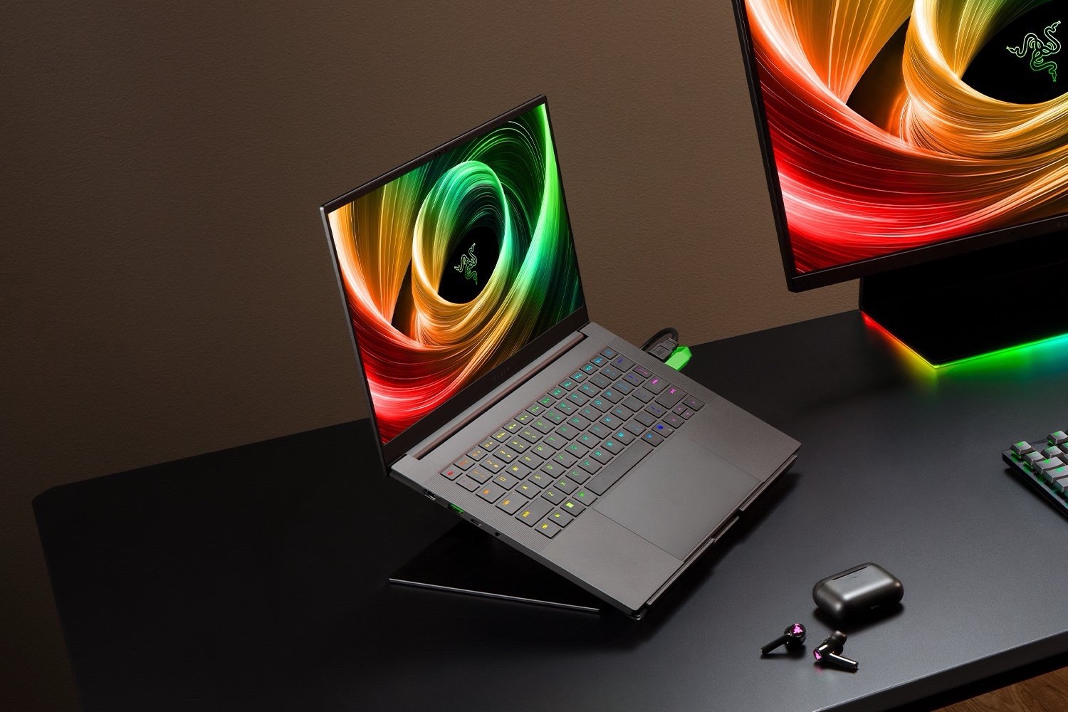 NEW Razer Blade 14, RTX 5060, Ryzen AI 9 365, 3K 120Hz OLED, 16GB, 1TB Open Box
