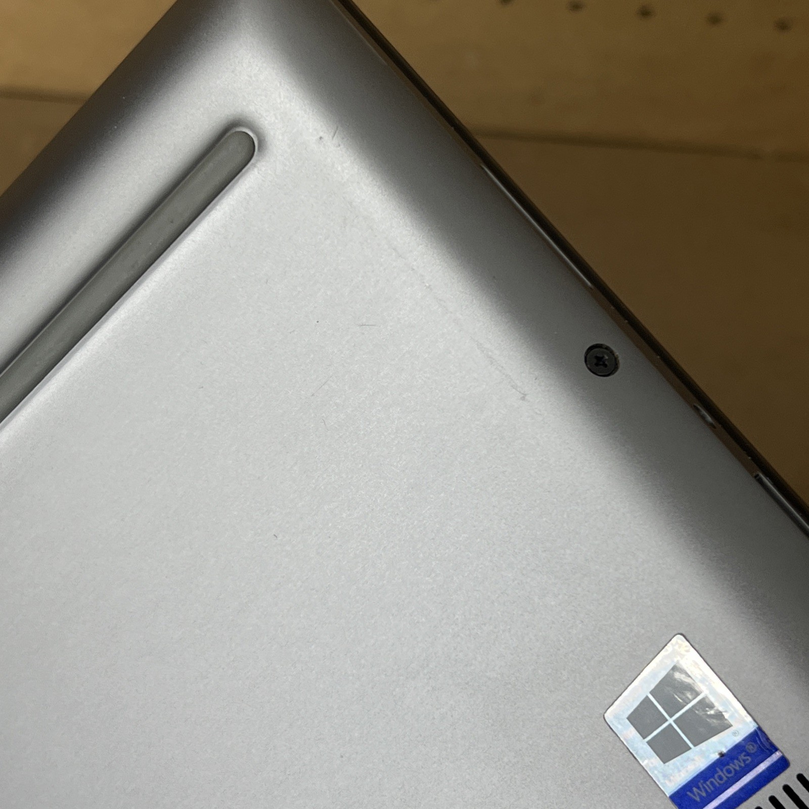 Dell Precision 7550 i7-10850H 16GB Ram 512GB Quadro T1000 – Fair *Low Battery*