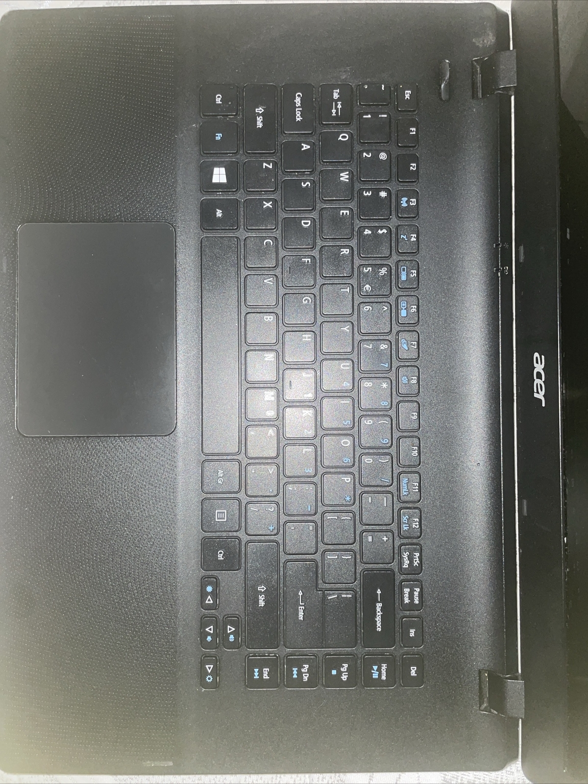 Acer Aspire Notebook E5-521-23KH 15.6″ 4GB RAM 1TB HDD AMD E2 Win8