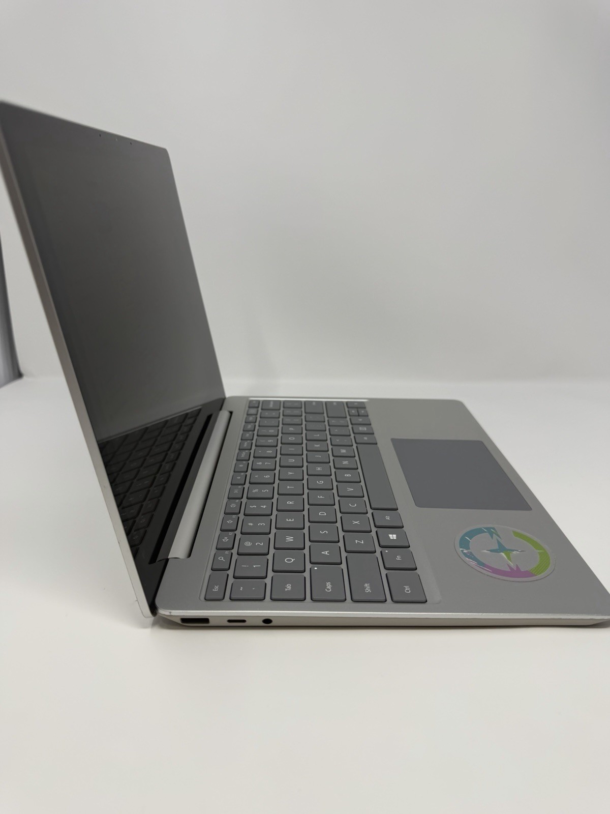 Microsoft Surface Go 1943 i5-1035G1@1.0GHz 16GB RAM 256GB SSD Win 11Pro Grade B